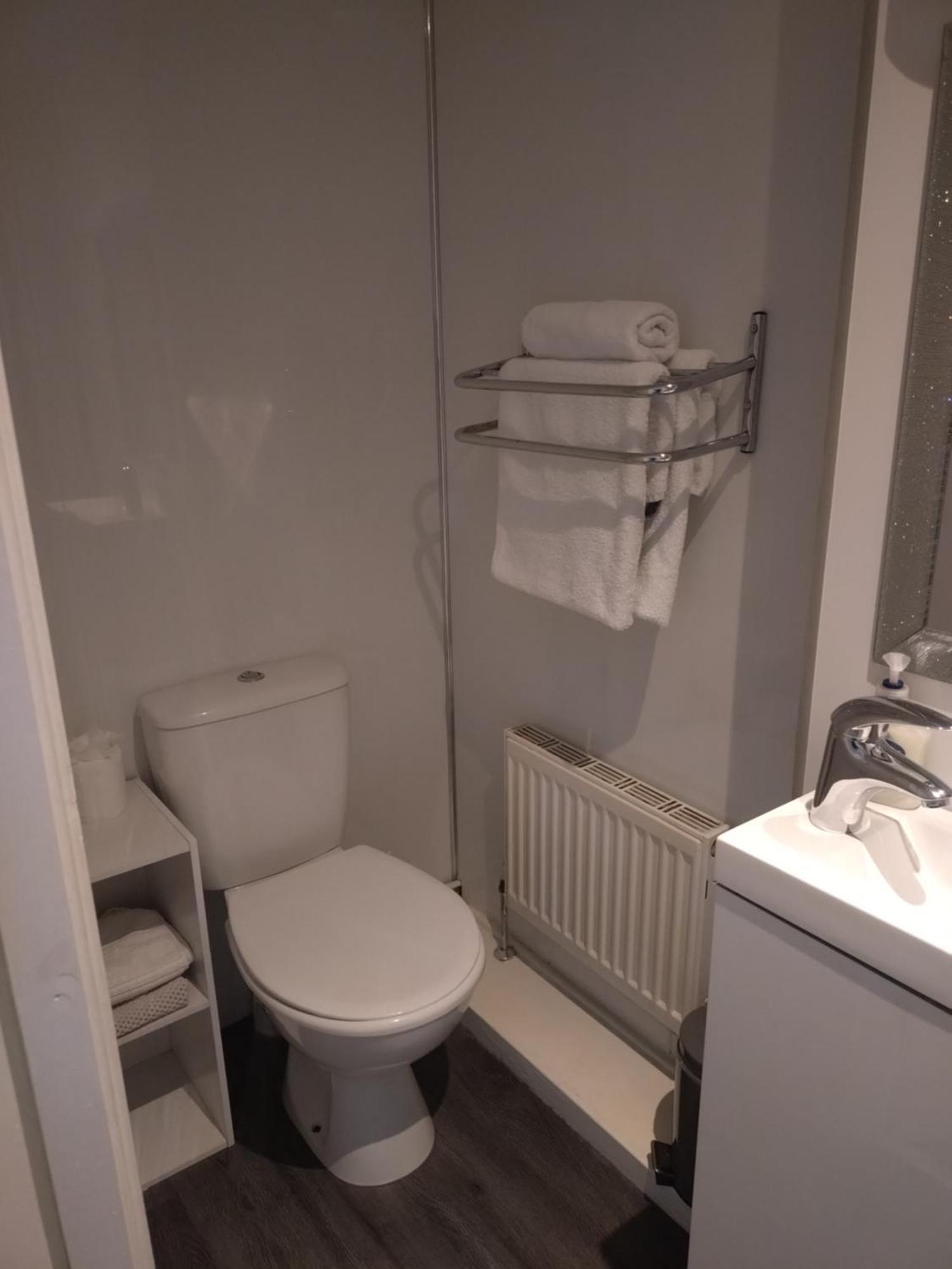 Anchorage Guest House - Also 1 Room Available With Hot Tub,Must Be Booked Separately Balloch Szoba fotó